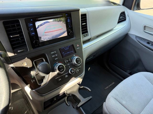 Used 2015 Toyota Sienna LE FWD image 14