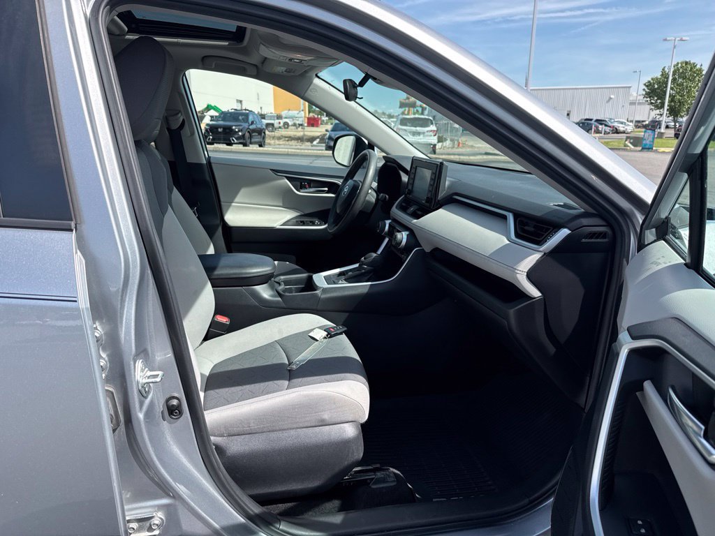 Used 2020 Toyota RAV4 XLE w/ Convenience Package AWD/4WD image 41