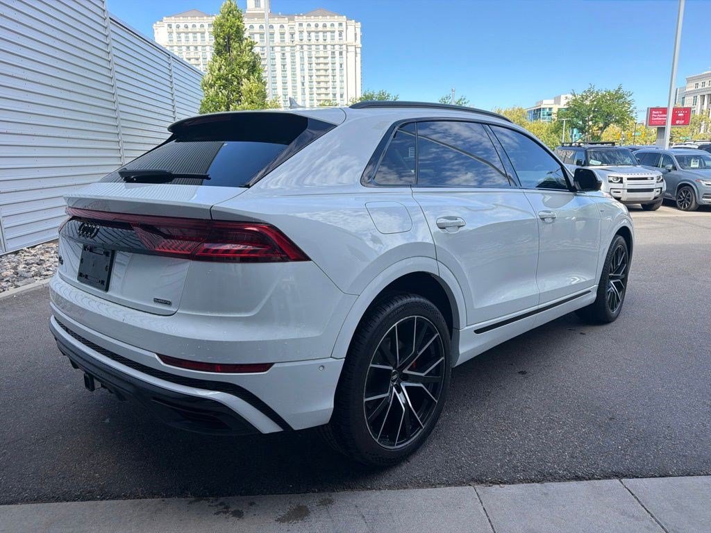 Used 2021 Audi Q8 Prestige AWD/4WD image 6