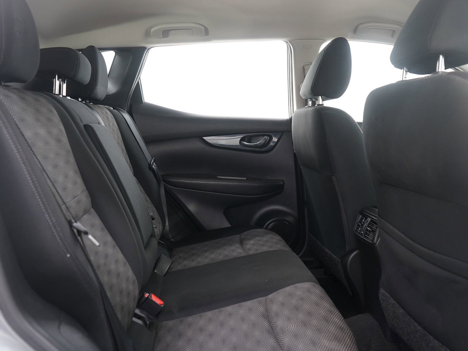 Used 2018 Nissan Rogue Sport SV w/ SV Technology Package image 14