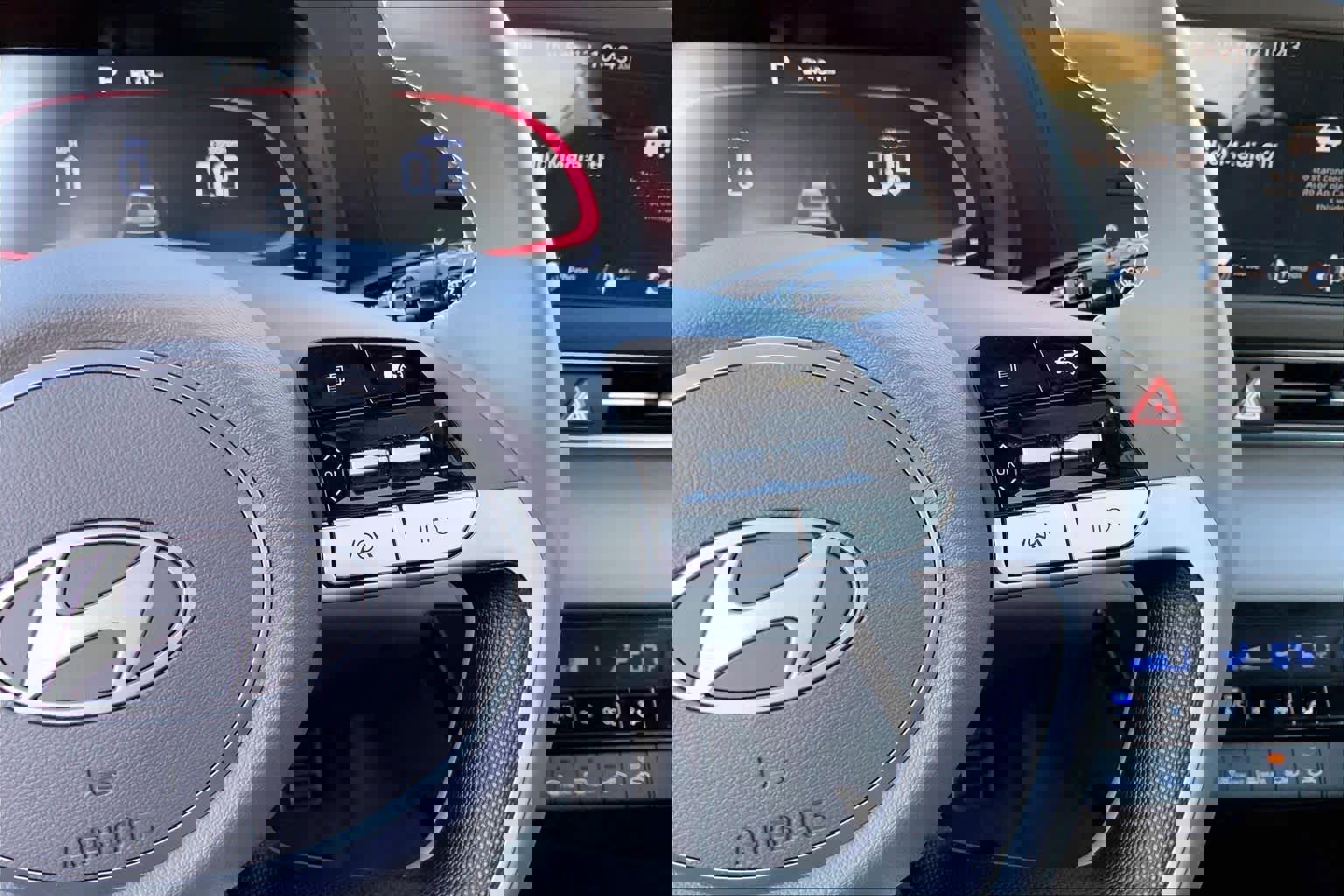 Used 2025 Hyundai Elantra Sport image 25