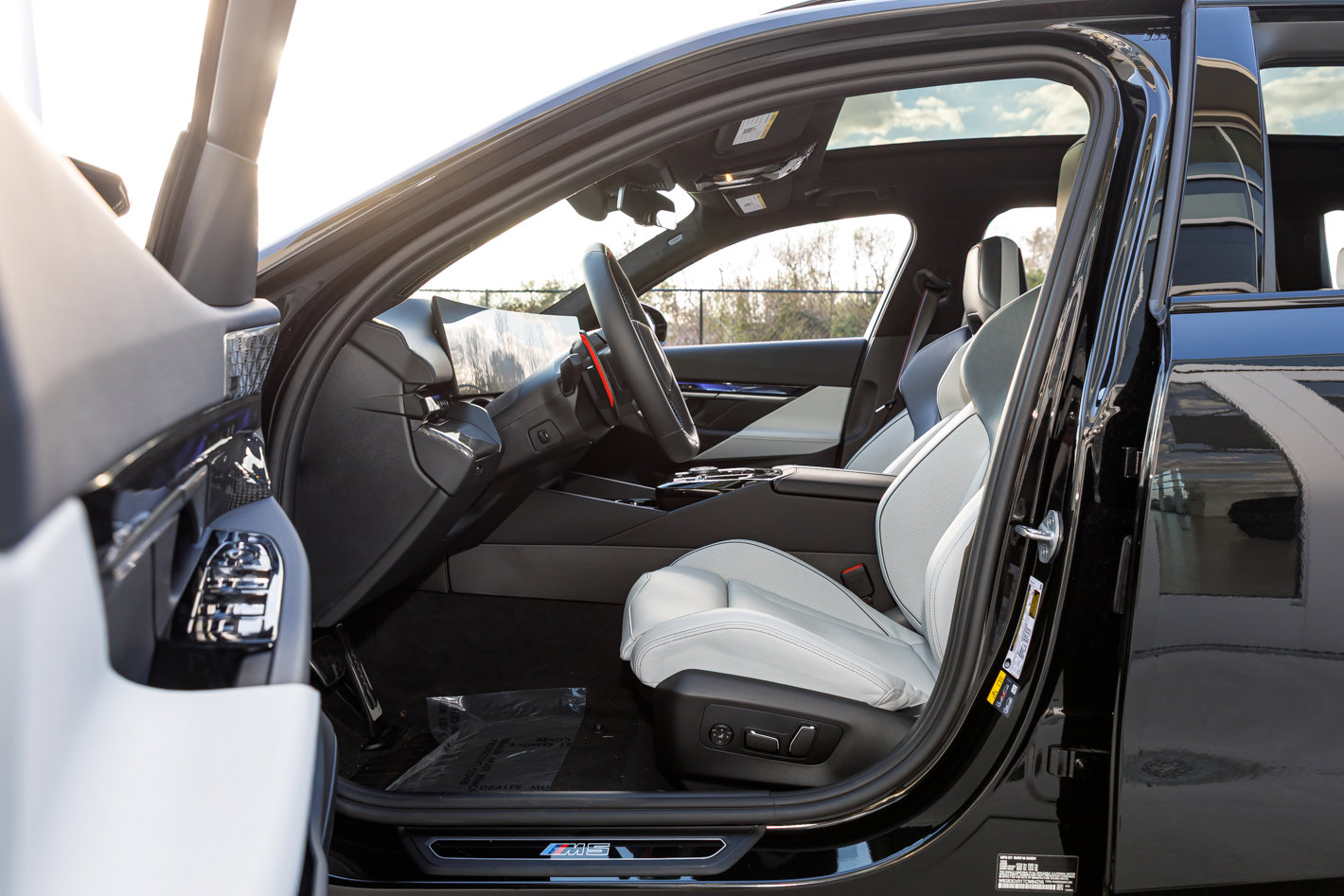 Used 2026 BMW M5 Touring image 23