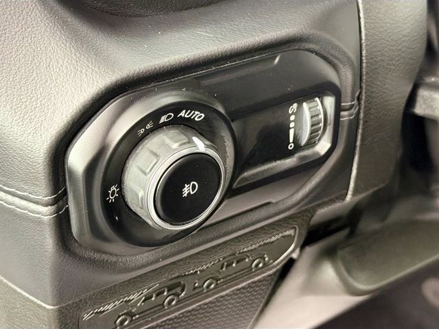 Used 2024 Jeep Wrangler Unlimited Sahara w/ Technology Group AWD/4WD image 10