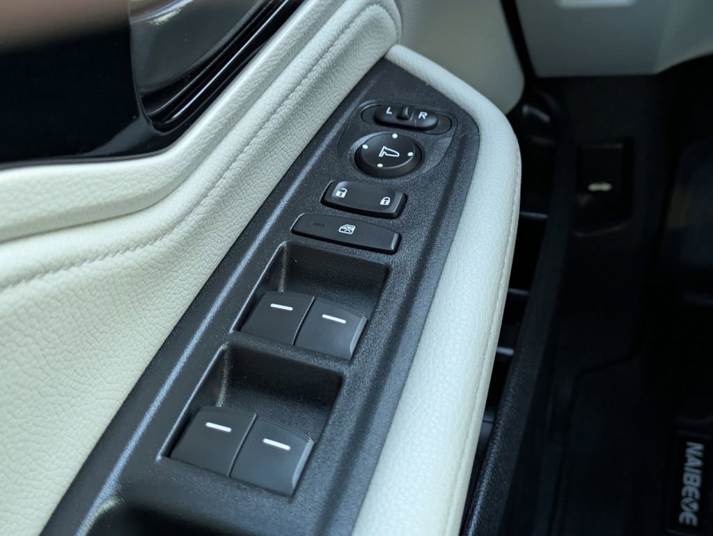 Used 2025 Honda Odyssey Touring image 27