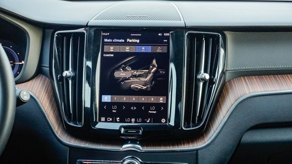 Used 2023 Volvo XC60 T8 Ultimate w/ Climate Package image 16