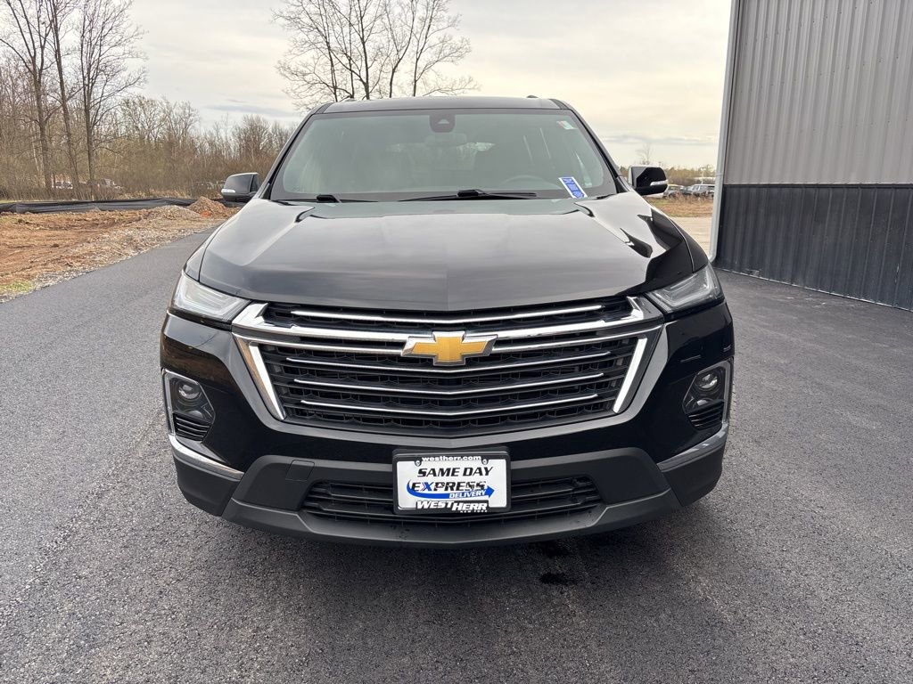 Used 2023 Chevrolet Traverse LT AWD/4WD image 2