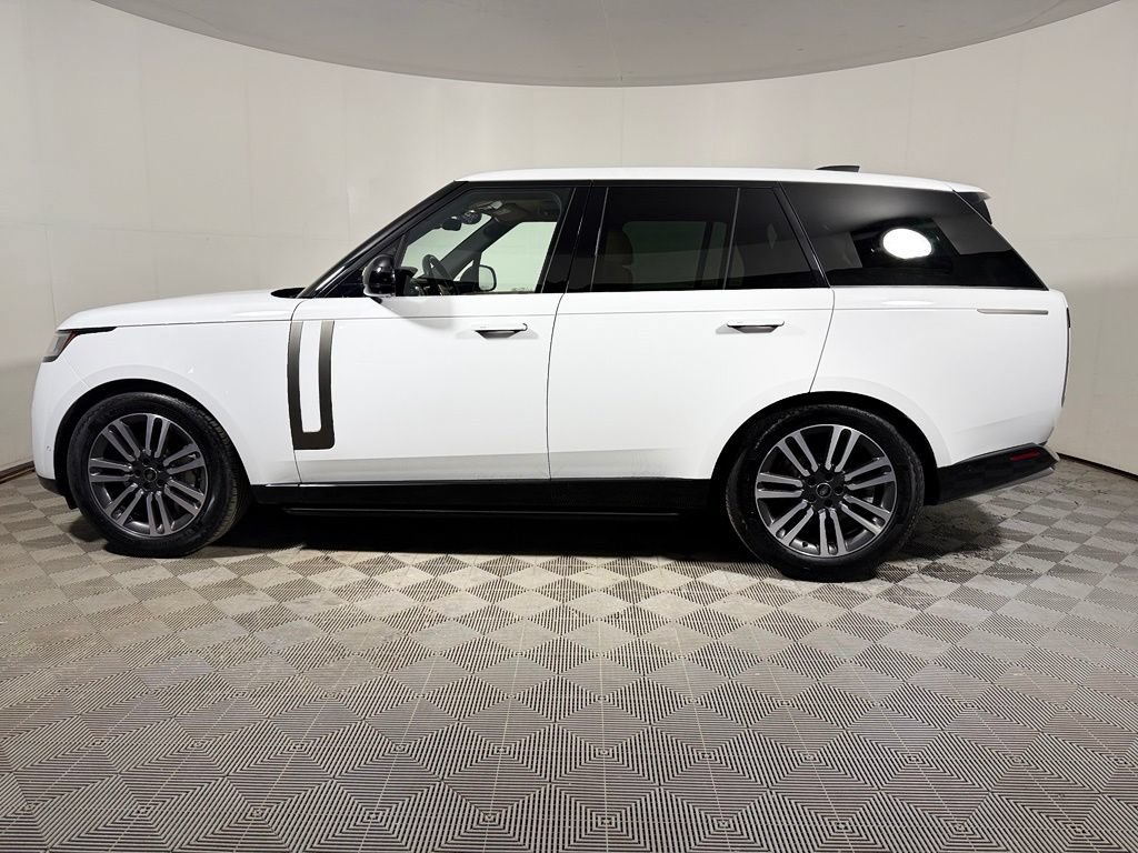Used 2023 Land Rover Range Rover SE AWD/4WD image 3