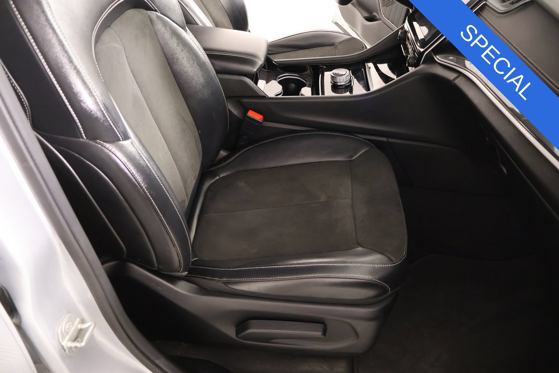 Used 2021 Jeep Grand Cherokee L Laredo AWD/4WD image 14