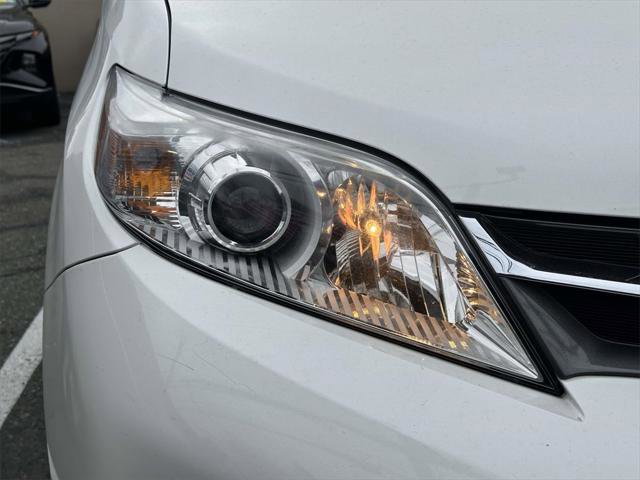 Used 2019 Toyota Sienna XLE image 7