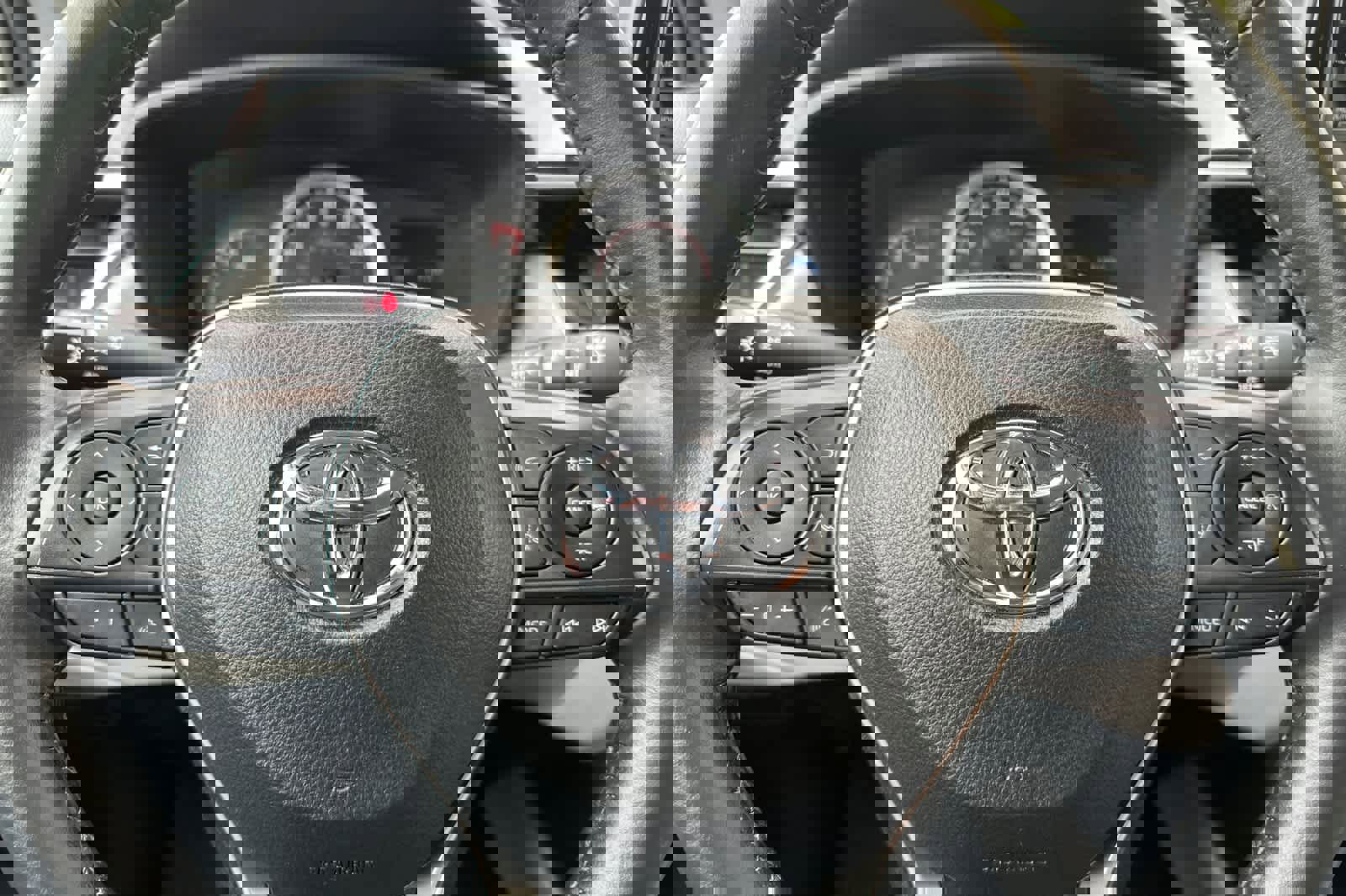 Certified 2022 Toyota Corolla Cross LE image 25