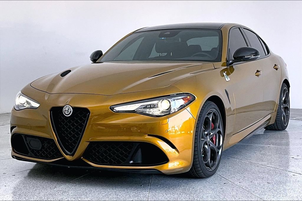 Used 2023 Alfa Romeo Giulia Quadrifoglio RWD image 14