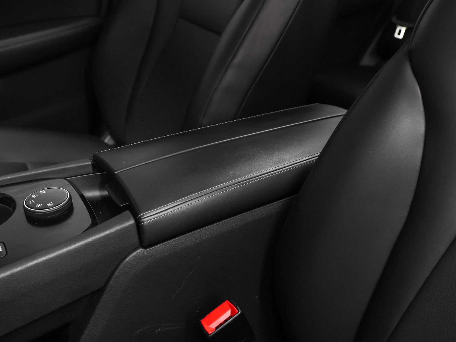 Used 2022 Nissan Rogue SV w/ SV Premium Package image 35