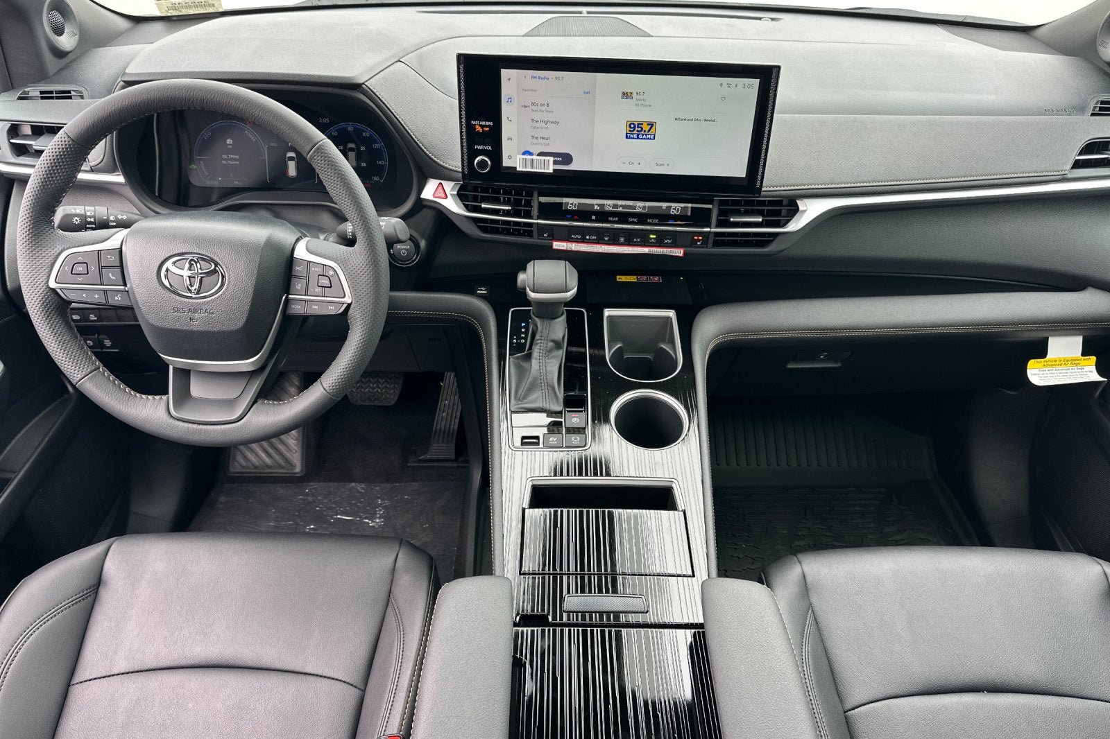 New 2026 Toyota Sienna XLE Woodland Edition AWD/4WD image 9