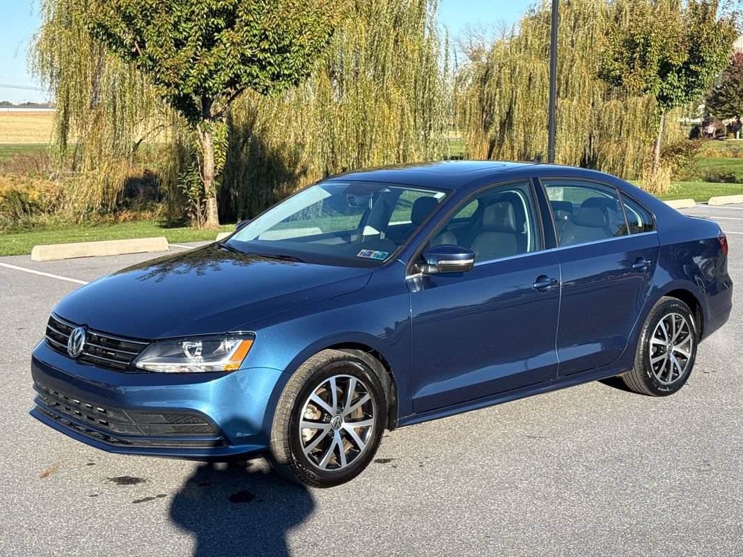 Used 2017 Volkswagen Jetta SE FWD image 4
