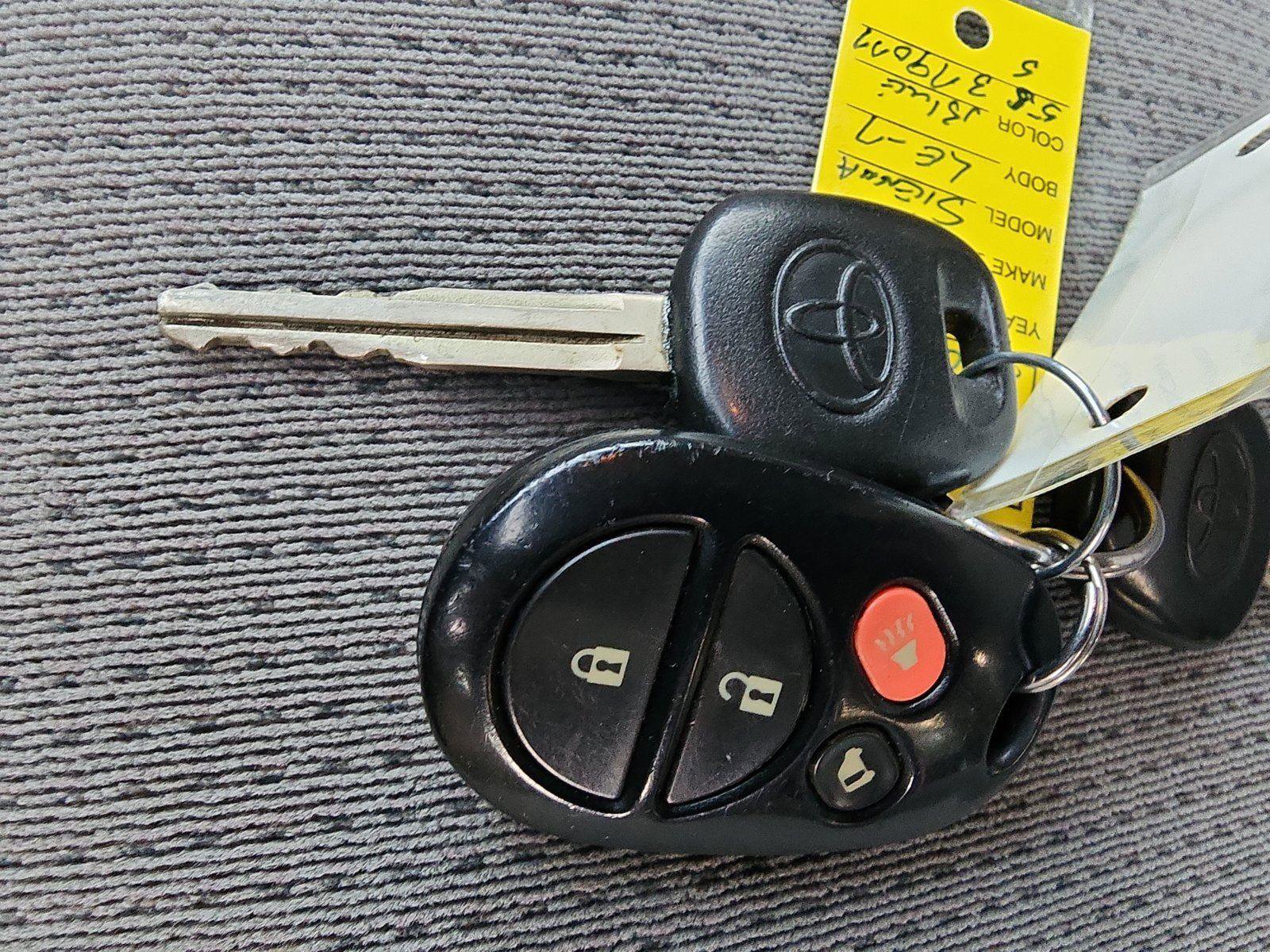 Used 2005 Toyota Sienna LE image 19