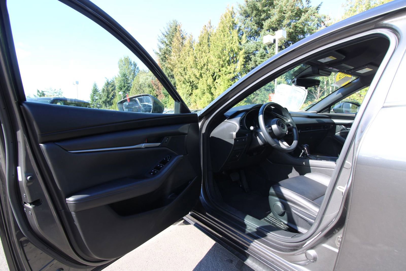 Used 2020 MAZDA MAZDA3 Hatchback image 10