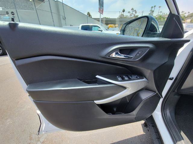Used 2024 Chevrolet Trax RS FWD image 19