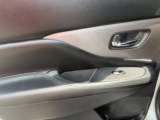 Used 2023 Nissan Murano SV w/ SV Midnight Edition Package FWD image 30
