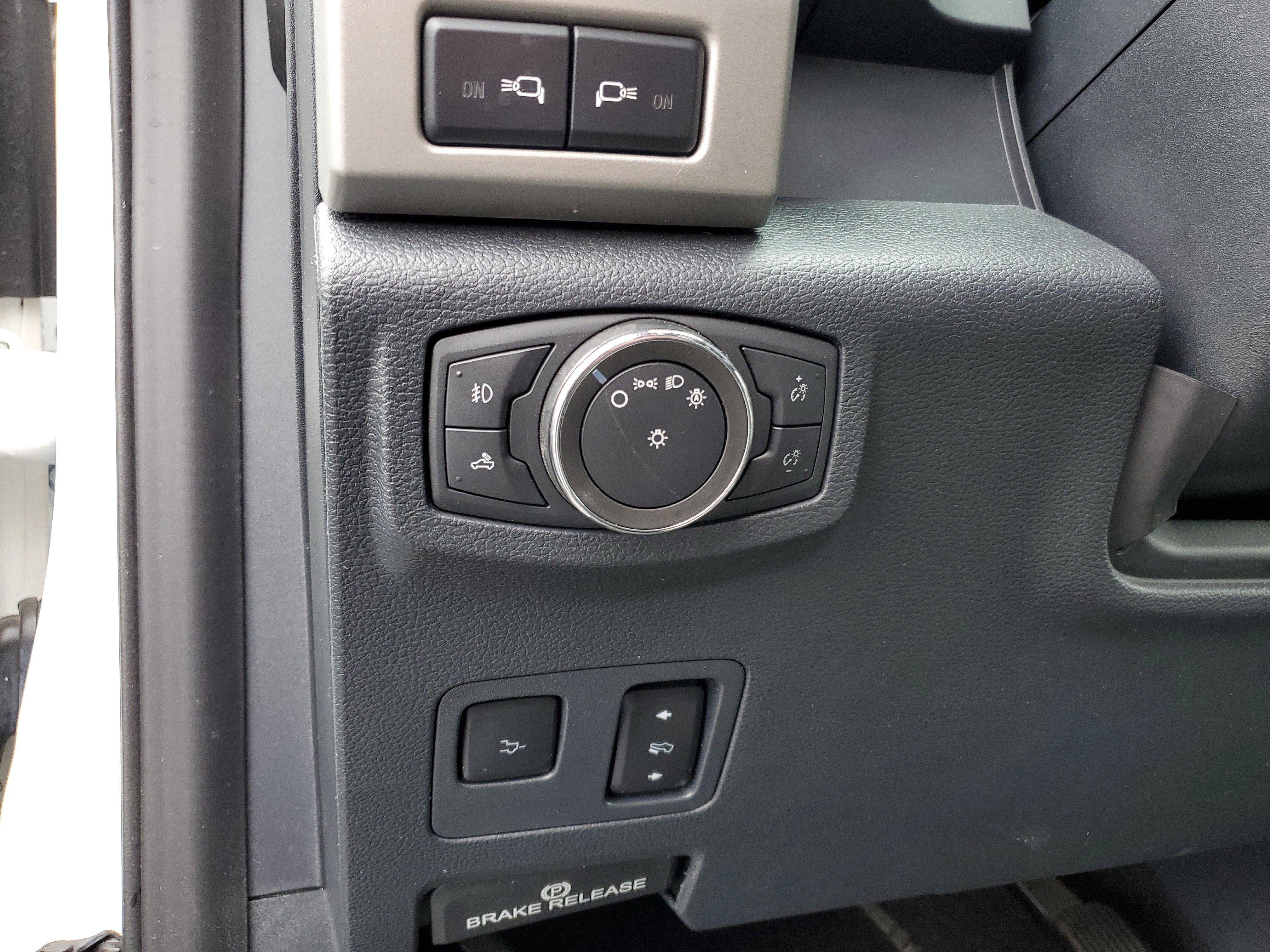 Used 2022 Ford F350 Lariat w/ Black Appearance Package AWD/4WD image 23