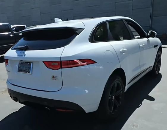 Used 2019 Jaguar F-PACE S image 11