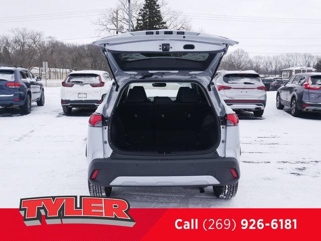Used 2023 Toyota Corolla Cross XLE FWD image 16