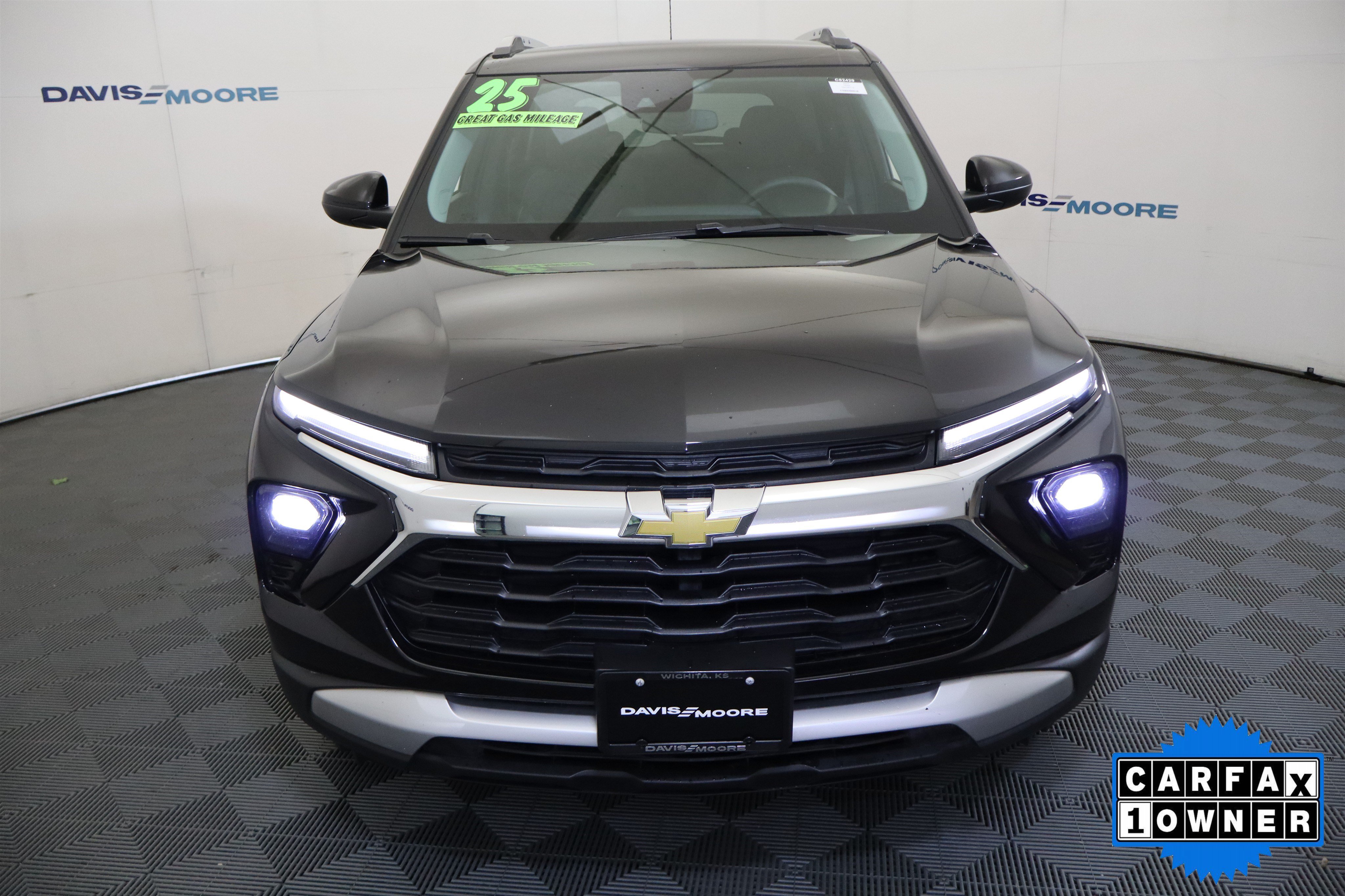 Used 2025 Chevrolet TrailBlazer LT AWD/4WD image 14