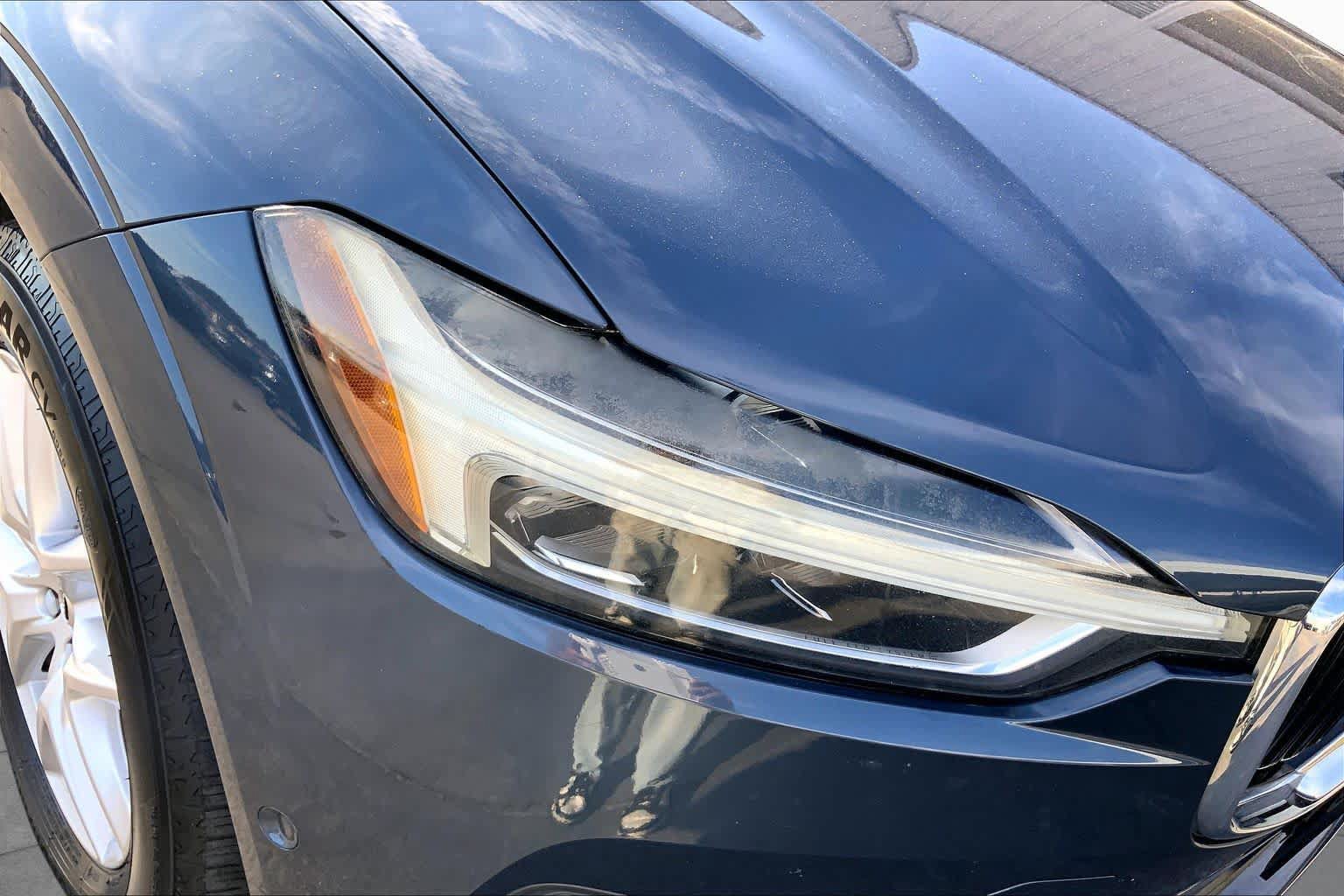 Used 2018 Volvo XC60 T5 Momentum w/ Vision Package AWD/4WD image 27