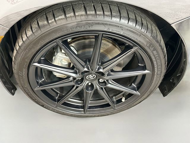 Used 2024 Toyota GR86 Premium image 28