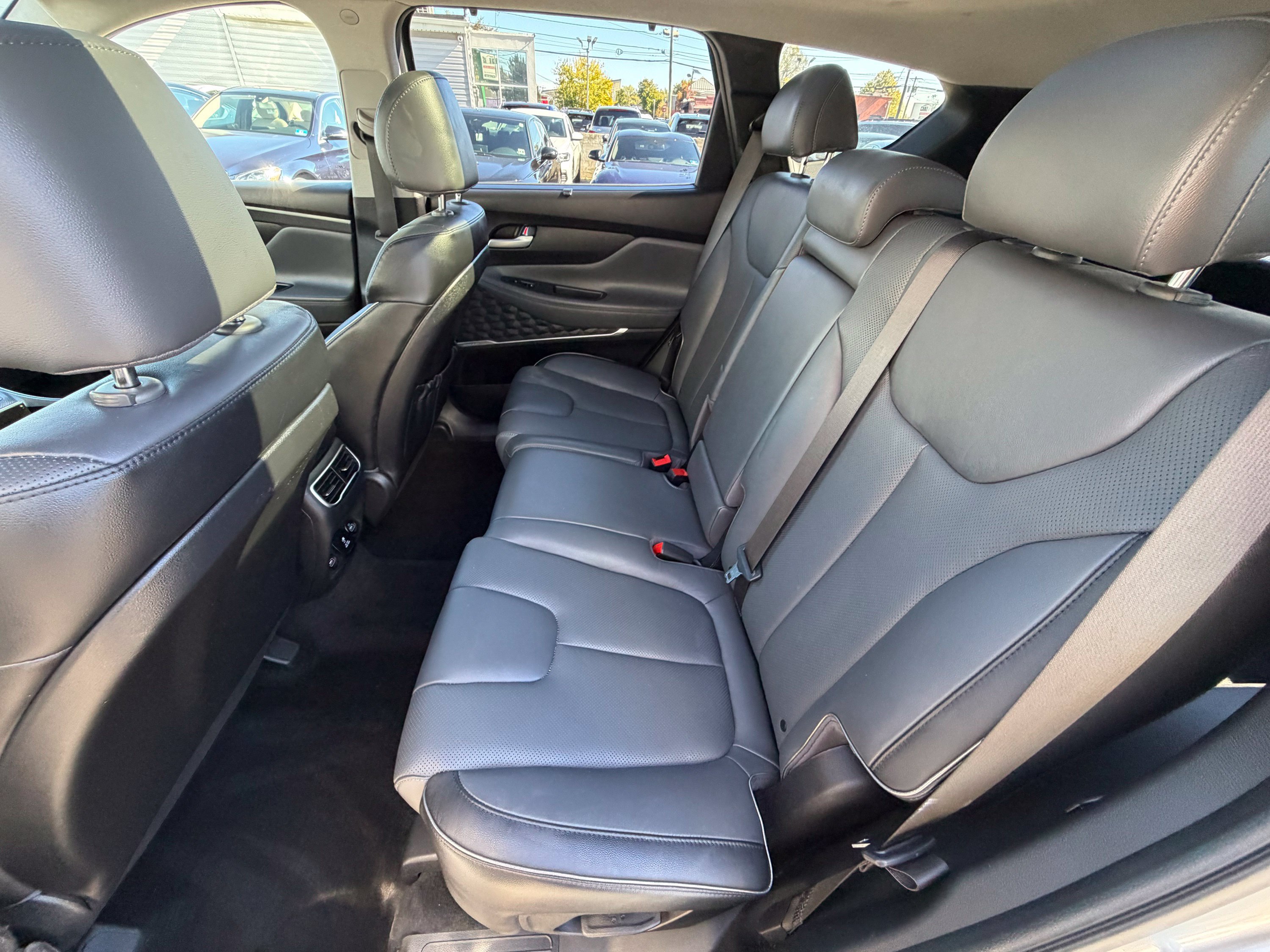 Used 2023 Hyundai Santa Fe Limited AWD/4WD image 18