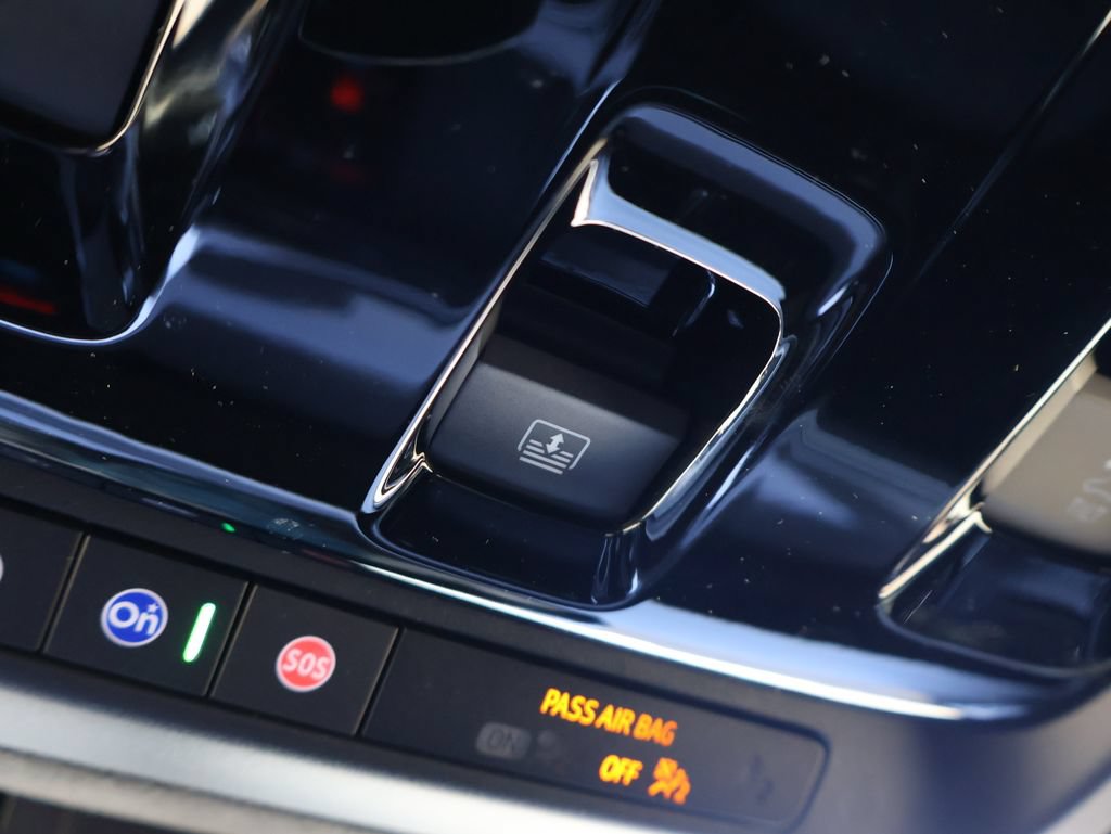 Certified 2025 Cadillac Escalade V AWD/4WD image 36