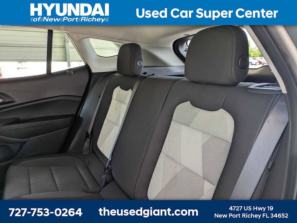 Used 2025 Chevrolet Trax LS FWD image 14