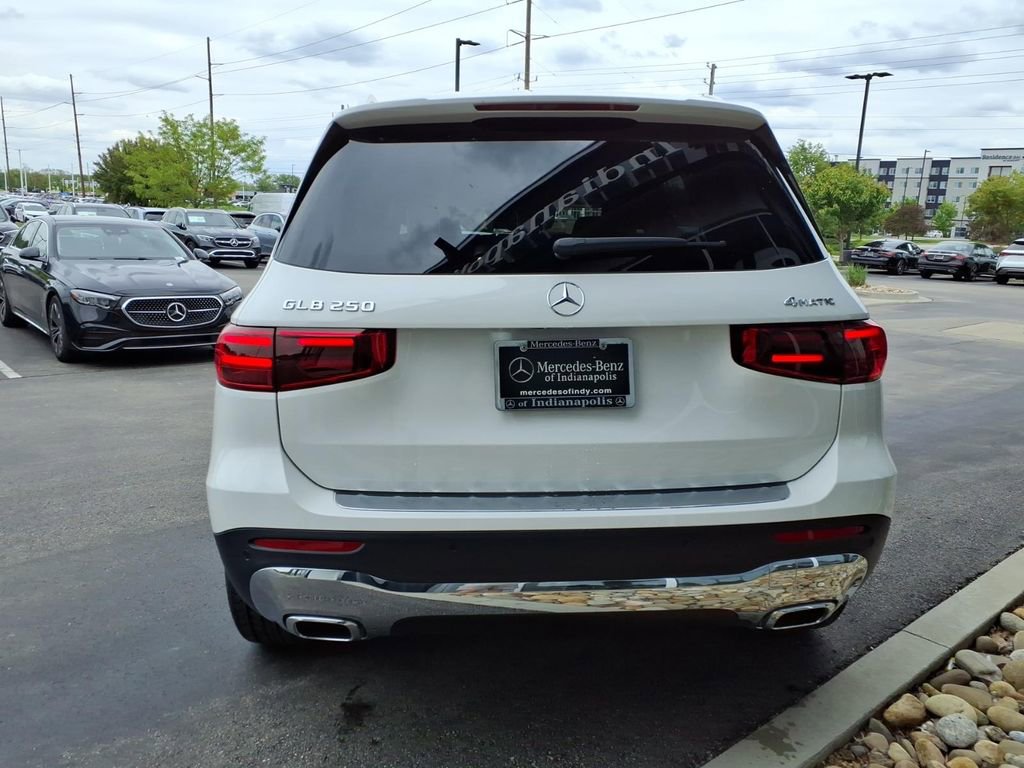 New 2026 Mercedes-Benz GLB 250 4MATIC image 5