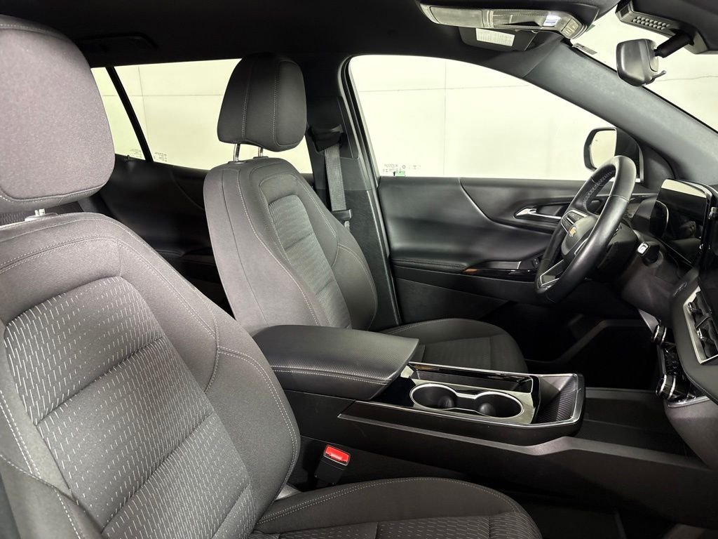 Used 2025 Chevrolet Equinox LT FWD image 17