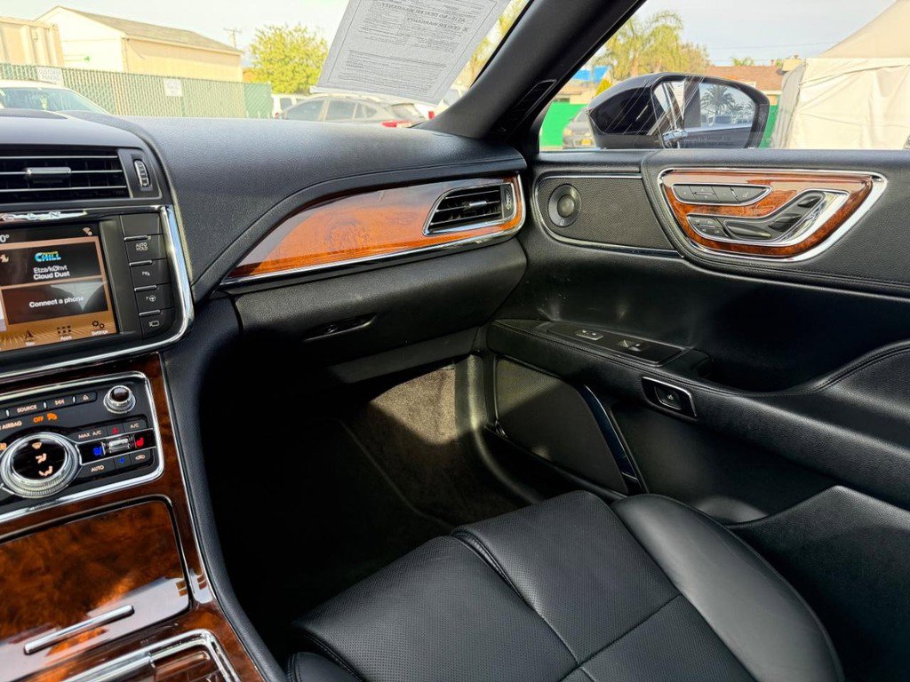Used 2017 Lincoln Continental Reserve w/ Technology Package image 26