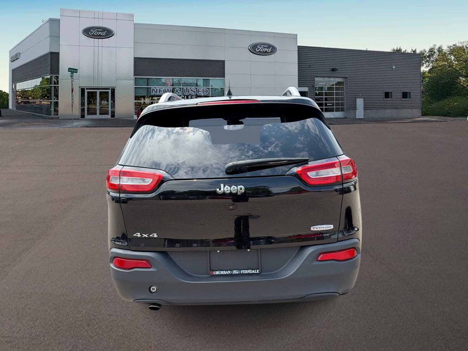 Used 2017 Jeep Cherokee Latitude w/ Cold Weather Group AWD/4WD image 8
