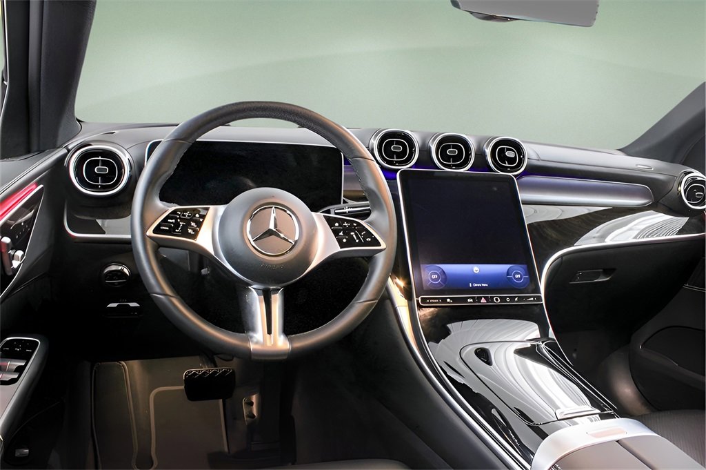 Used 2024 Mercedes-Benz GLC 300 4MATIC image 14
