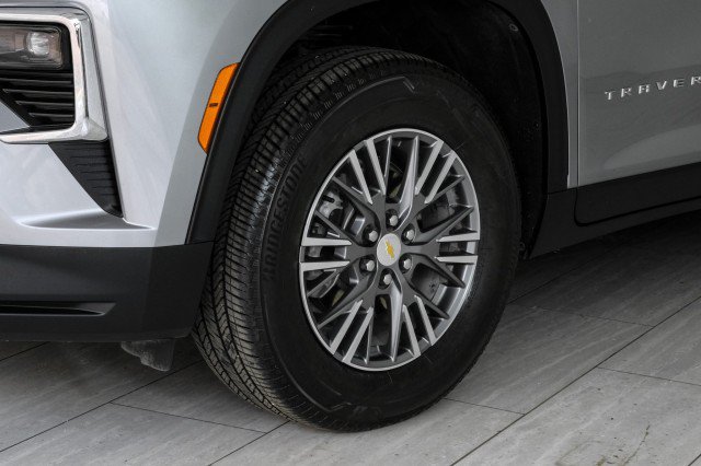Used 2025 Chevrolet Traverse LT w/ LPO, Floor Liner Package FWD image 57