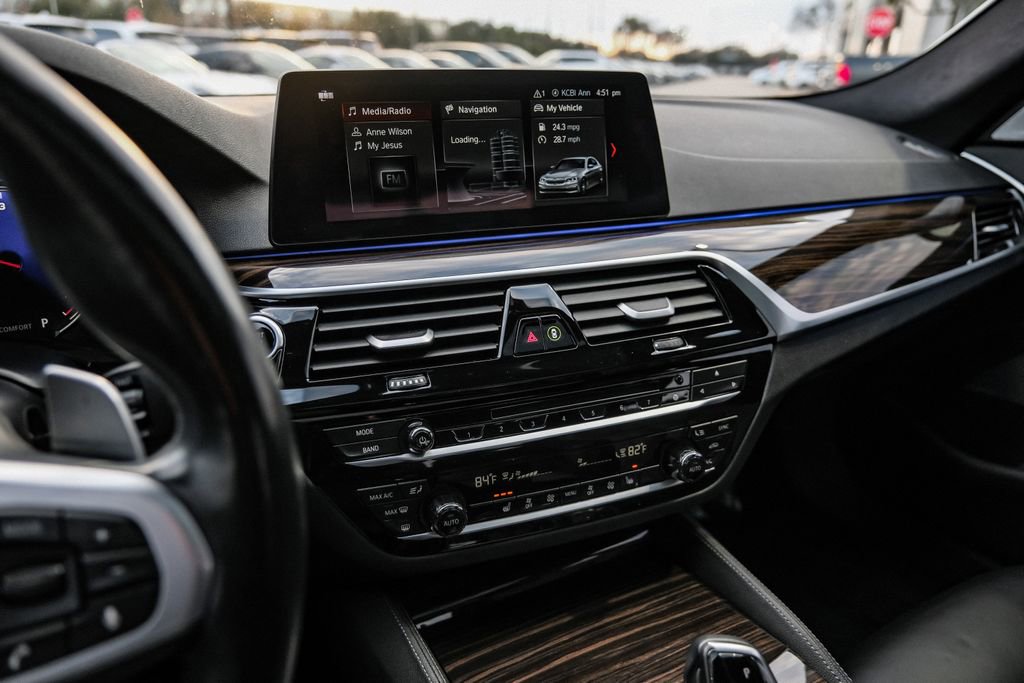 Used 2018 BMW 540i xDrive w/ M Sport Package image 28