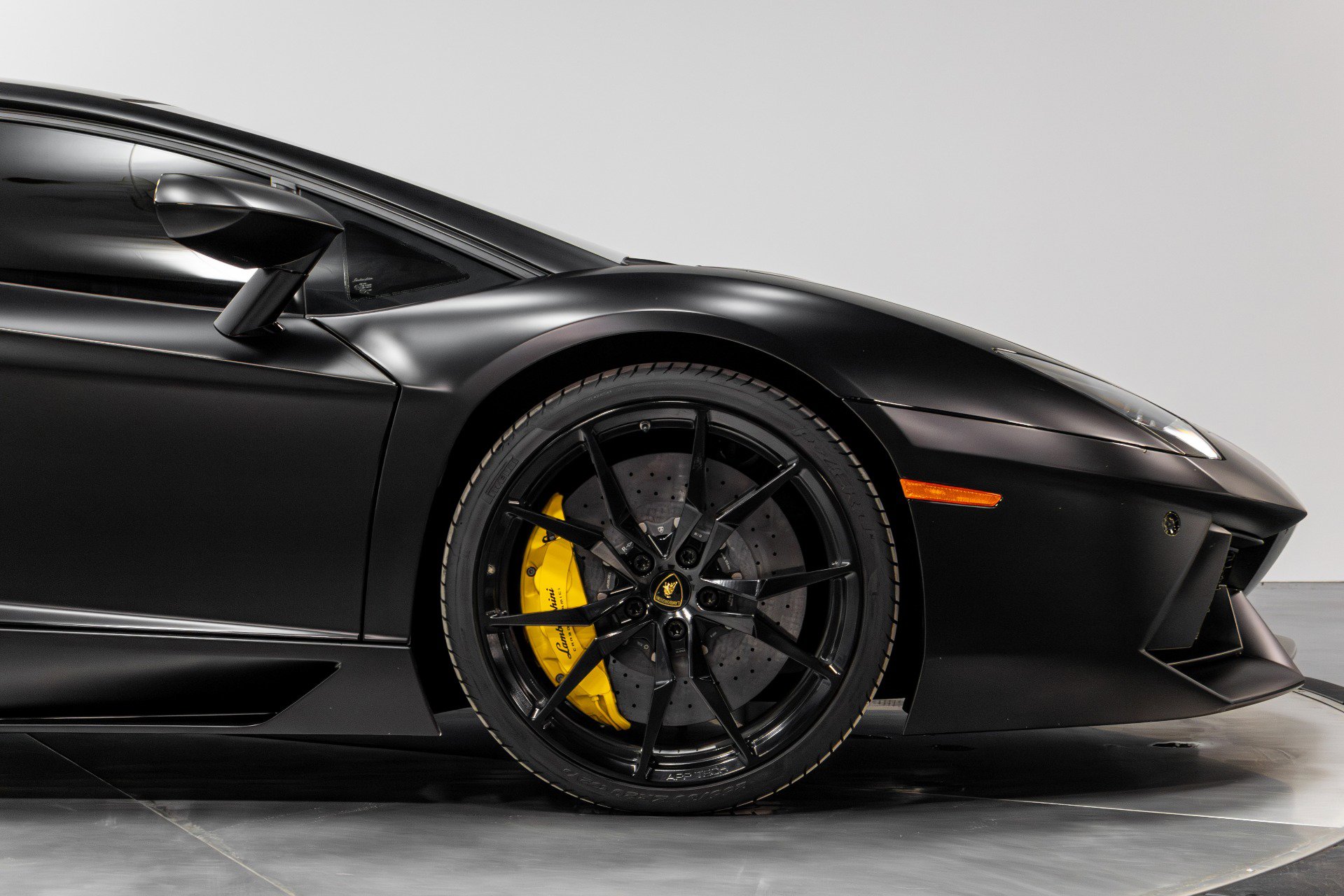 Used 2014 Lamborghini Aventador LP 700-4 image 20