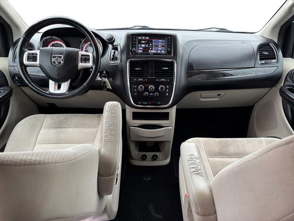 Used 2017 Dodge Grand Caravan SE w/ Power Window Group image 17