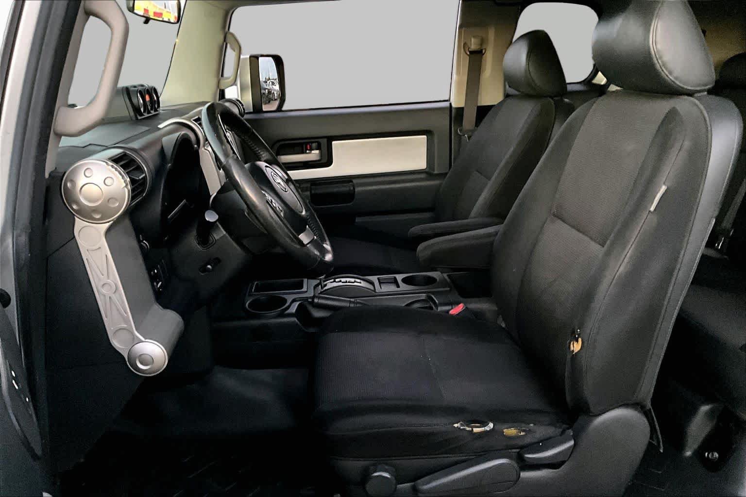 Used 2008 Toyota FJ Cruiser 2WD w/ Upgrade Pkg 1 image 7