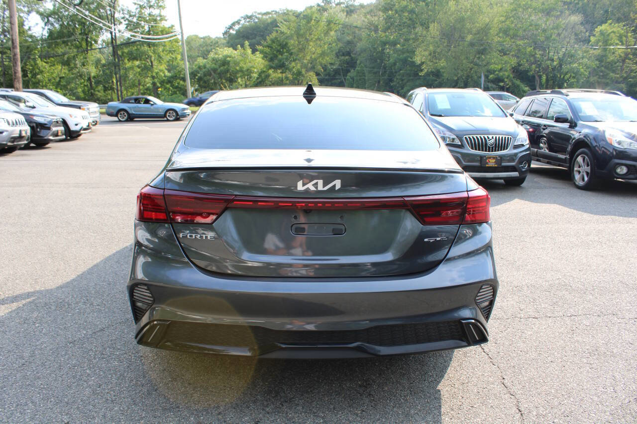Used 2022 Kia Forte GT-Line w/ GT-Line Premium Package image 9