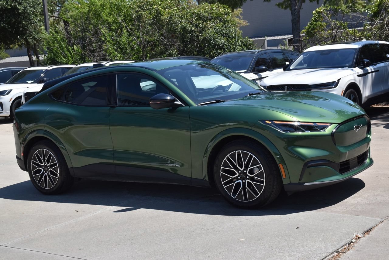 Certified 2025 Ford Mustang Mach-E Premium AWD/4WD image 5