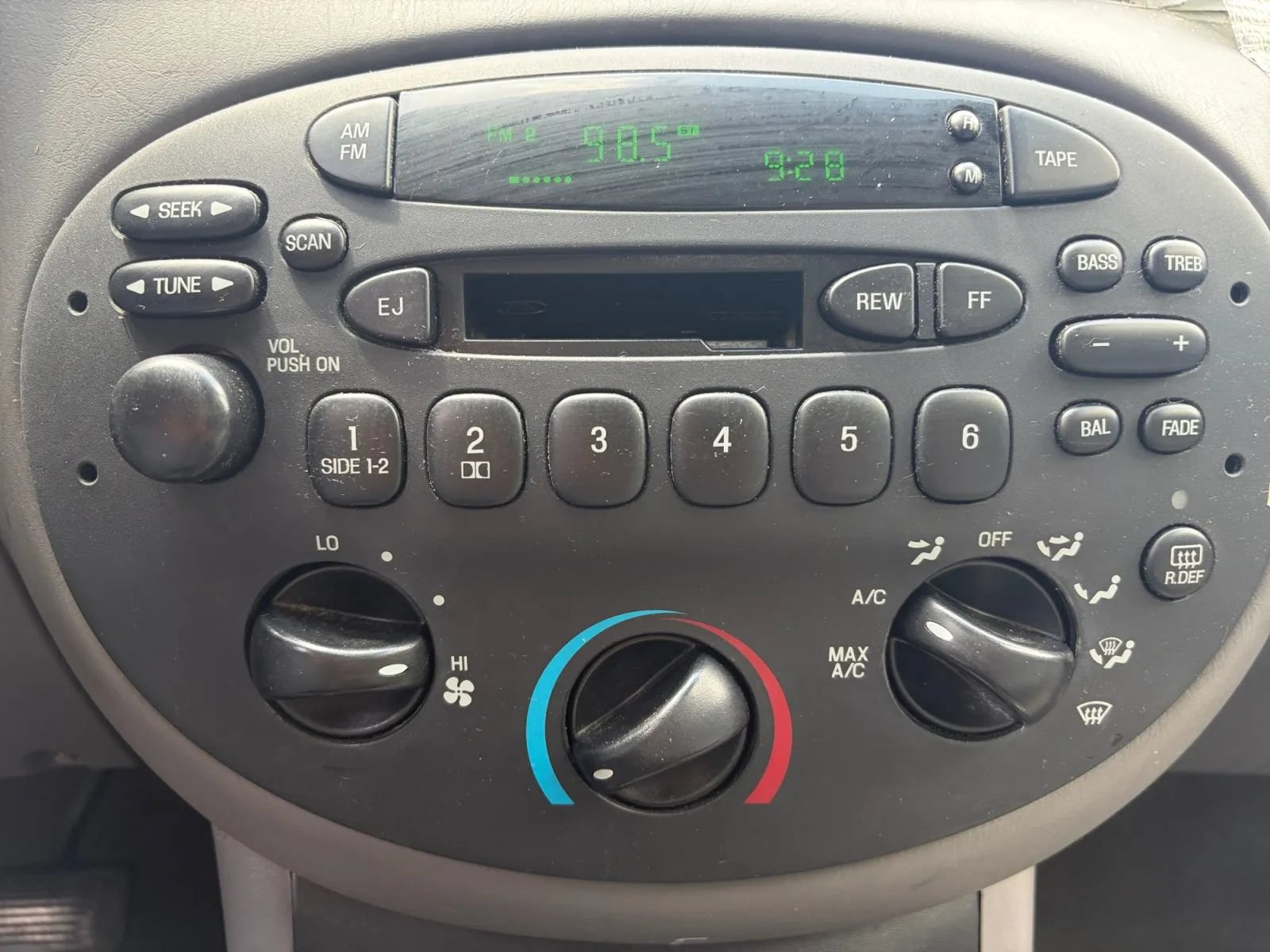 Used 2002 Ford Escort Sedan FWD image 21