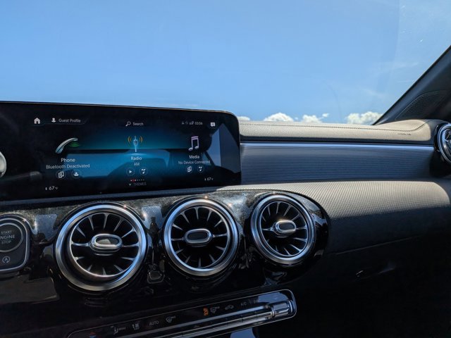 Used 2021 Mercedes-Benz CLA 250 image 12