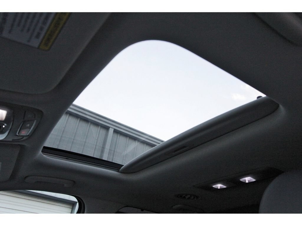Used 2025 Kia Telluride EX w/ EX Captain's Chair Package FWD image 23