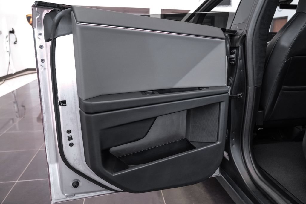 Used 2024 Tesla Cybertruck AWD Crew Cab image 42