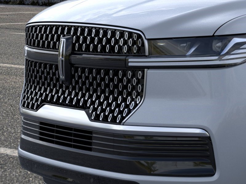 Used 2026 Lincoln Navigator Reserve AWD/4WD image 17