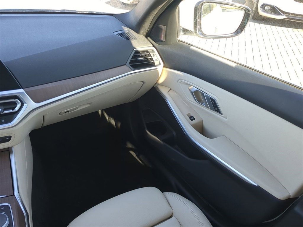 Used 2020 BMW 330i xDrive Sedan w/ Convenience Package image 18