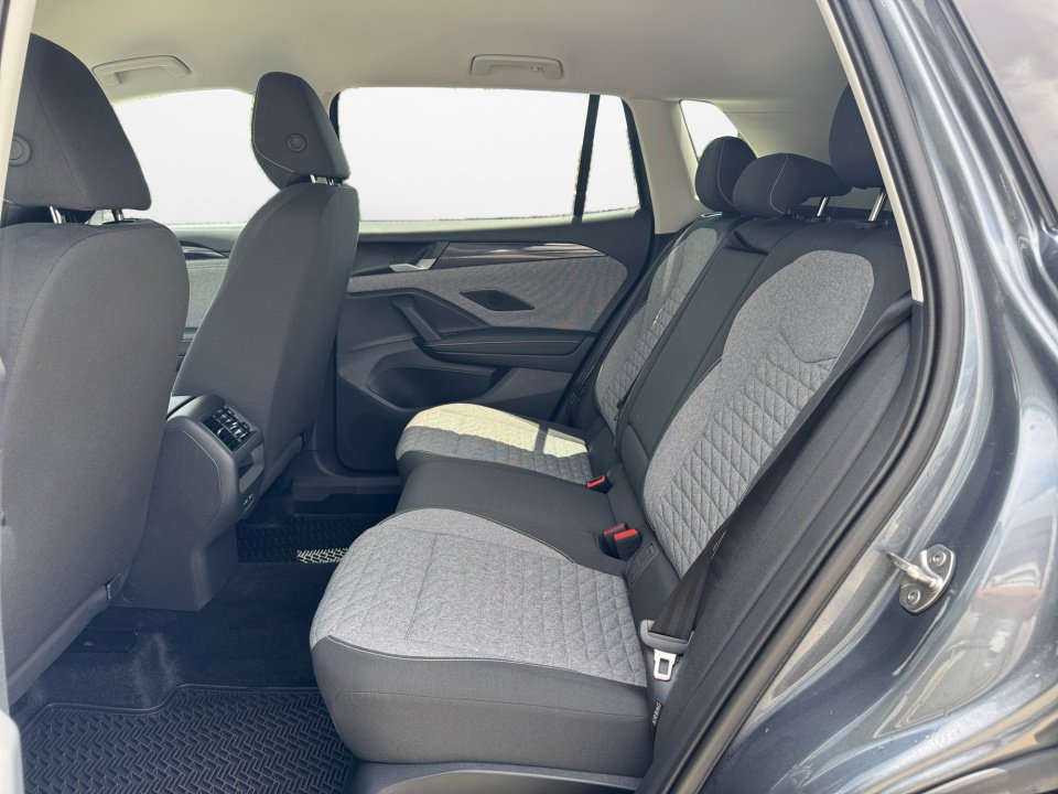 Used 2026 Volkswagen Tiguan S FWD image 16